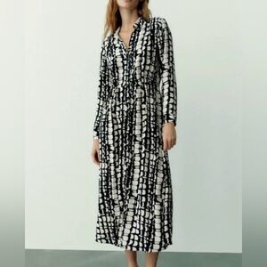 Zara Black and White Long Sleeve Dress